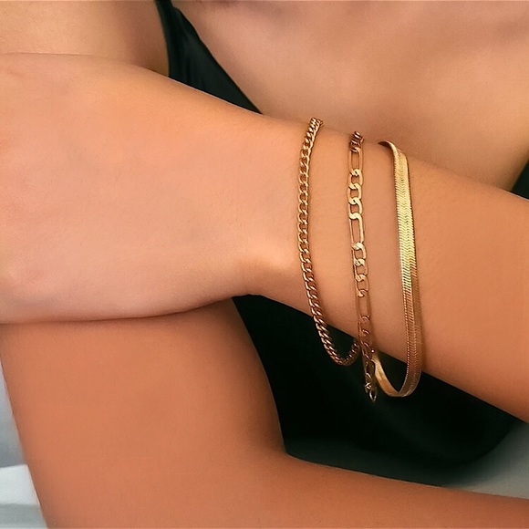 ⚜️[𝟯/$𝟮𝟴]⚜️3 Layered Silver Herringbone Figaro Bracelet NEW - Picture 6 of 11